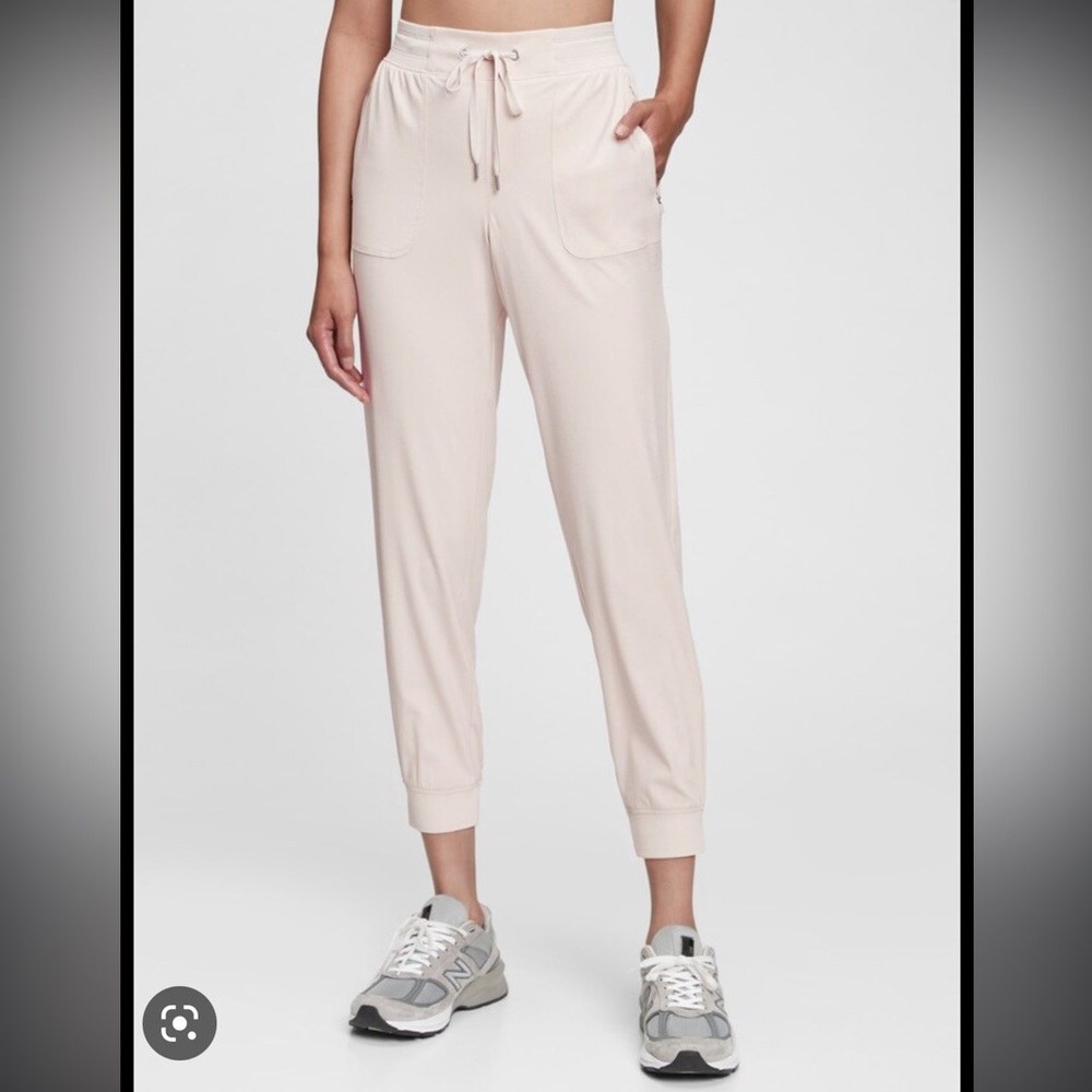 NWT Gapfit Tan Hiking Jogger Midrise-XL